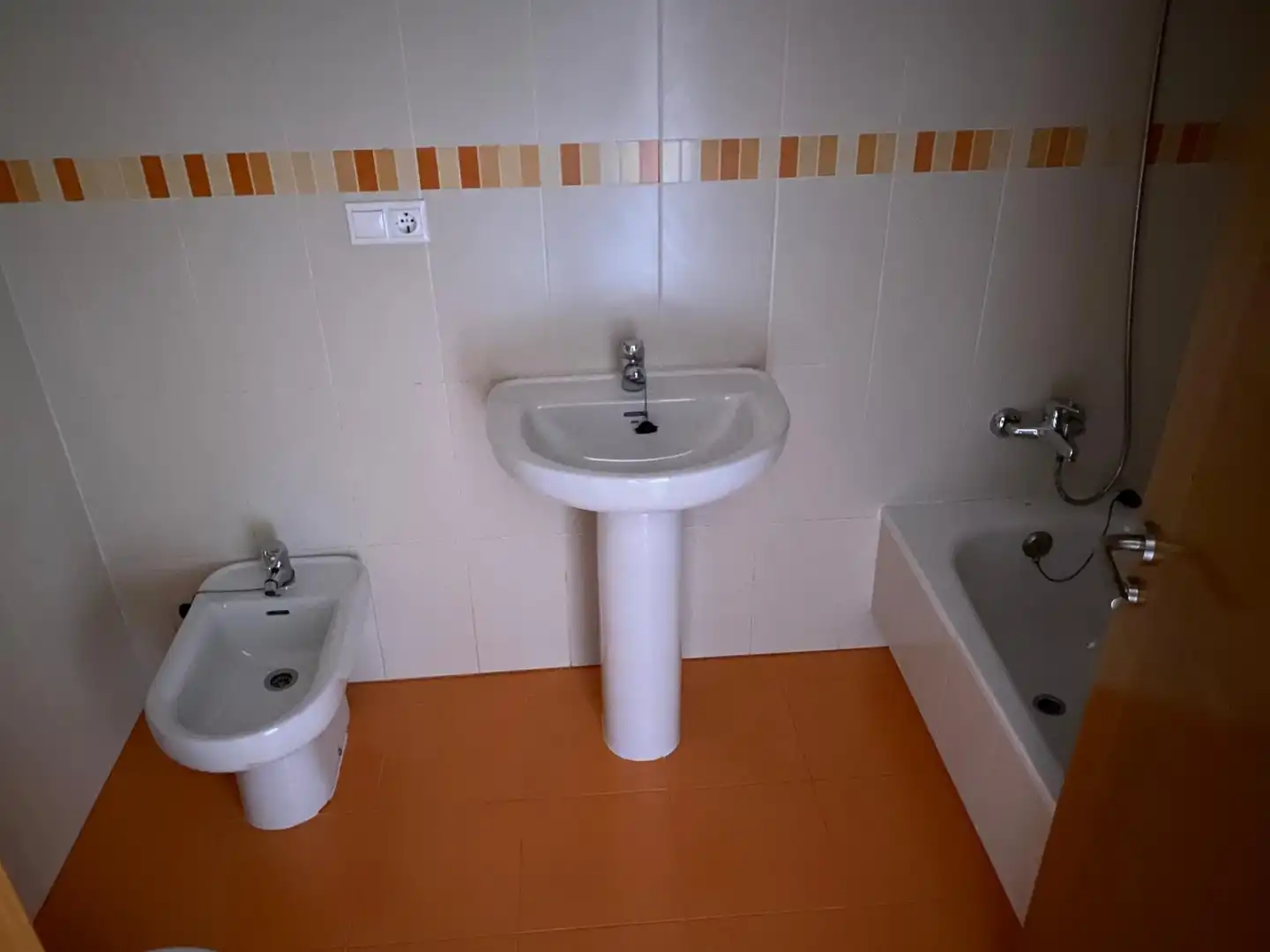 Bathroom of Flat for rent in Salceda de Caselas  with Heating, Parquet flooring and Storage room