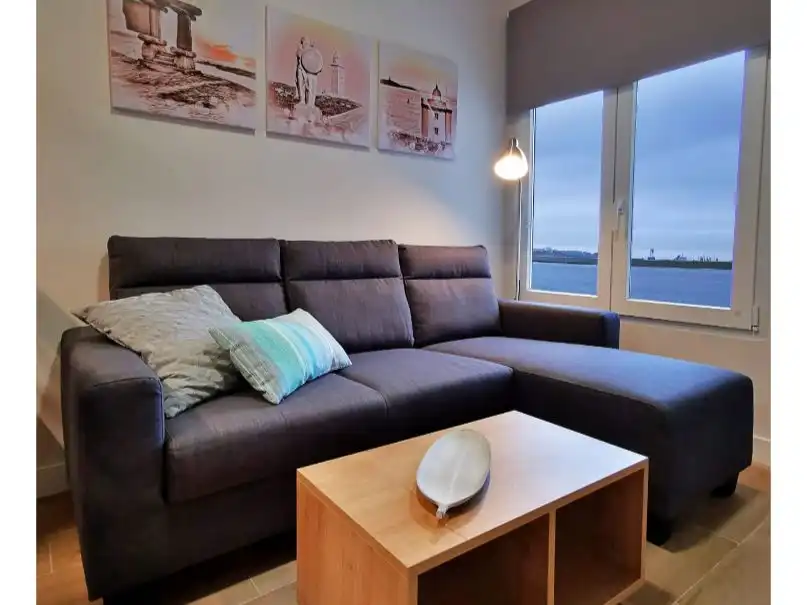 Wohnzimmer von Wohnungen zur Miete in Oleiros mit Parkett, Terrasse und Möbliert