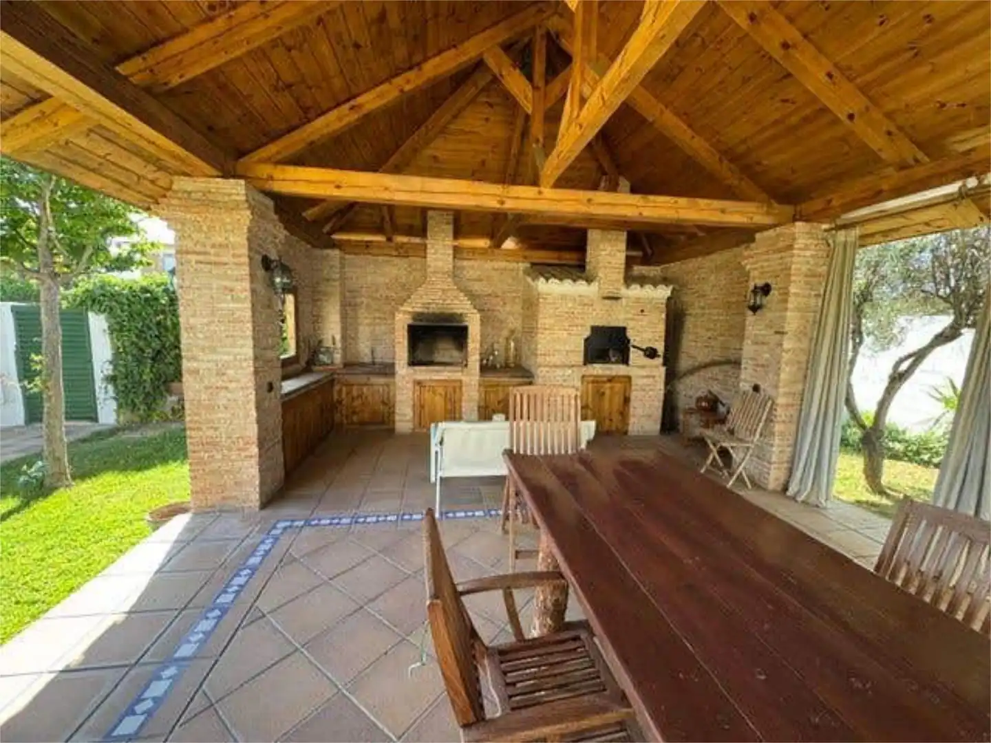 Casa adosada en venta en Peñas Albas - Zulema Terraza de Casa adosada en venta en Villalbilla con Terraza y Piscina