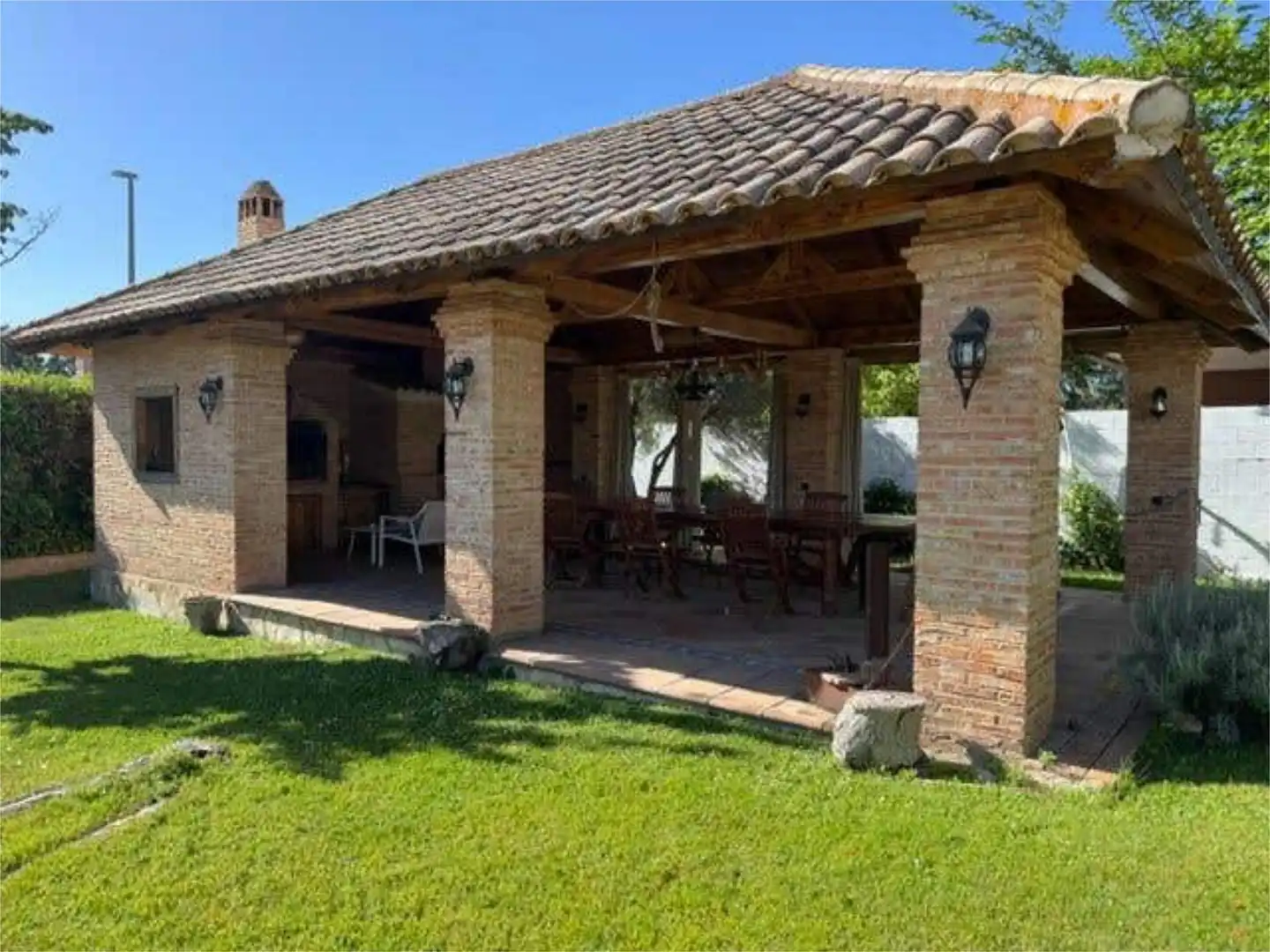 Casa adosada en venta en Peñas Albas - Zulema Terraza de Casa adosada en venta en Villalbilla con Terraza y Piscina