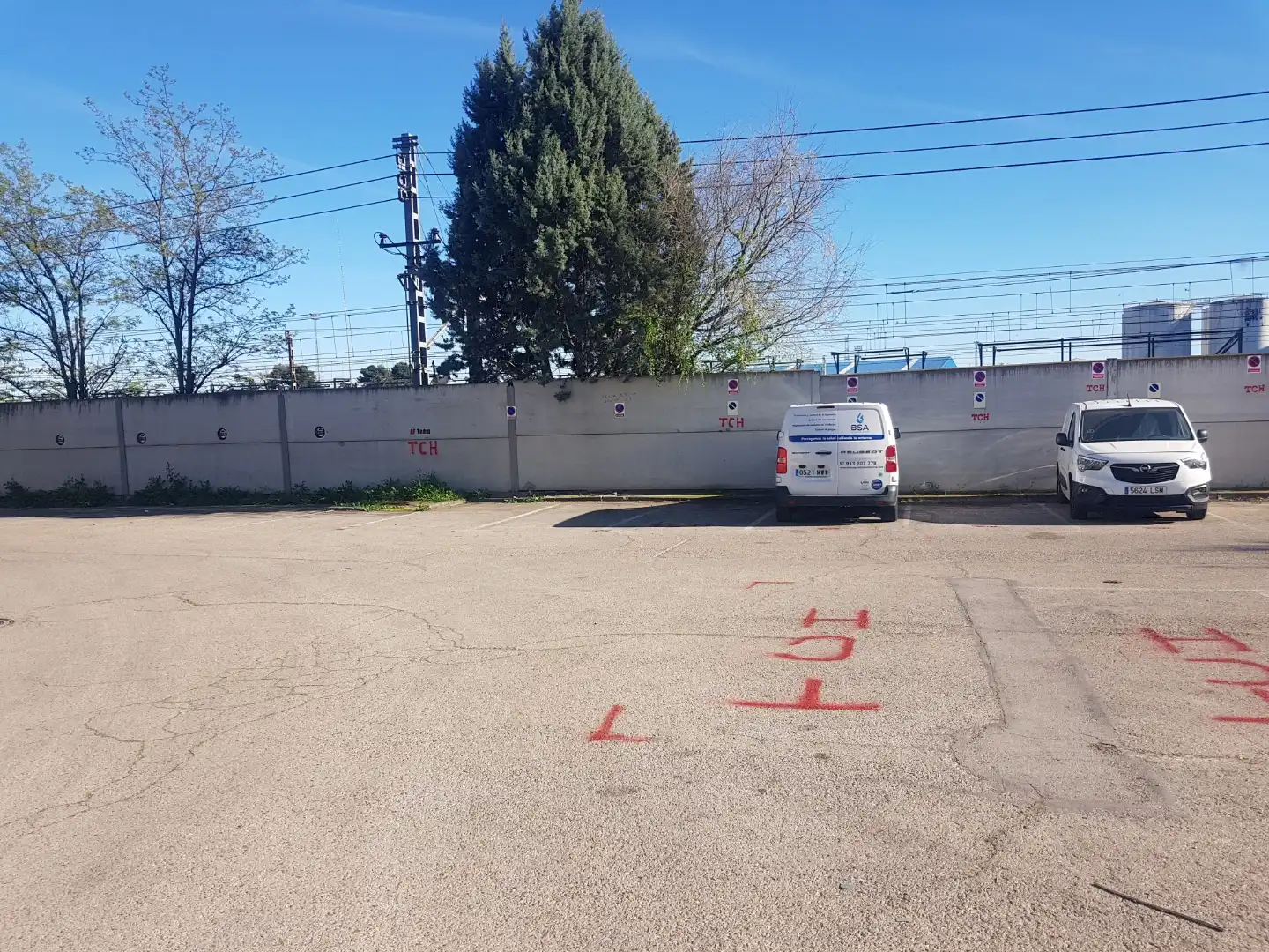 Garage for rent in Transversal Segunda, Villaverde Alto Parking of Garage for rent in Madrid