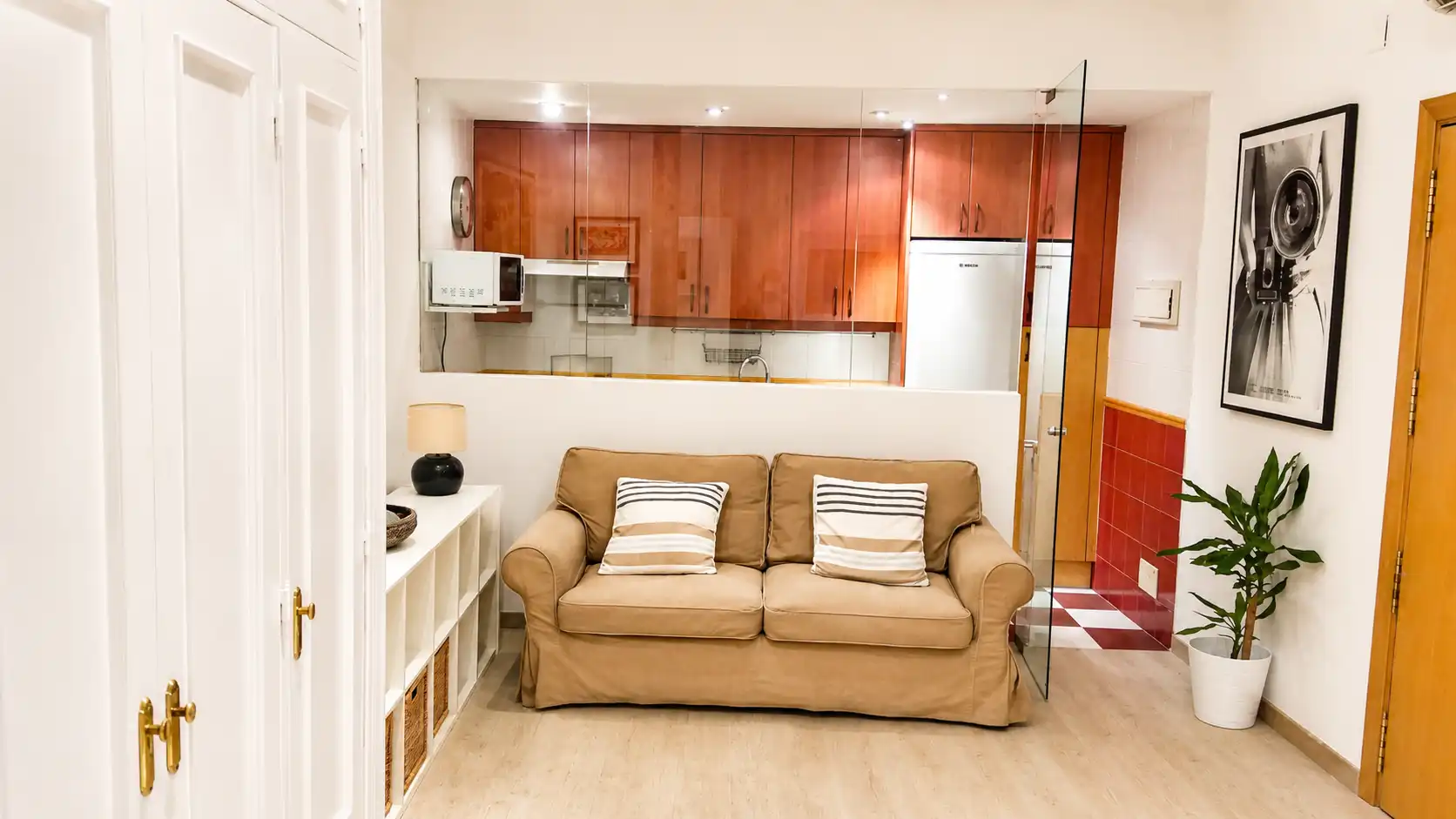 Wohnung zur Miete in Strasse Calle de Almadén, 5, Cortes - Huertas Wohnzimmer von Wohnung zur Miete in Madrid Capital mit Klimaanlage