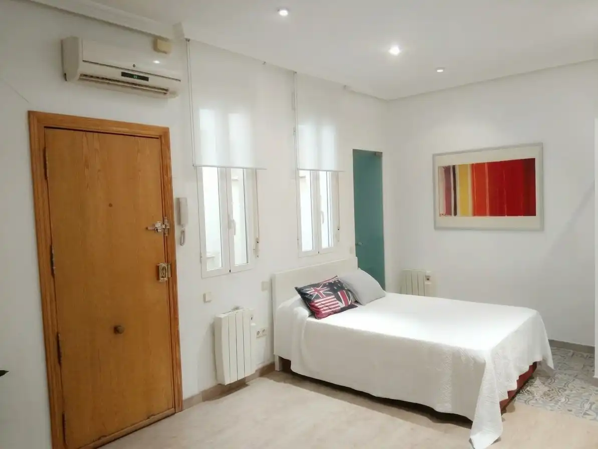 Wohnung zur Miete in Strasse Calle de Almadén, 5, Cortes - Huertas Schlafzimmer von Wohnung zur Miete in Madrid Capital mit Klimaanlage