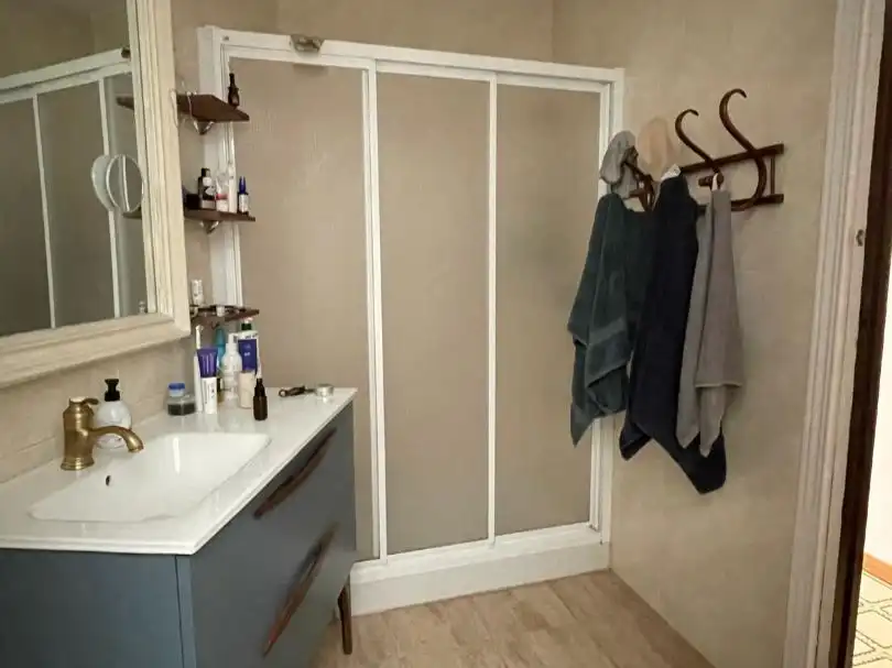 Flat for rent in Calle Santa Escolástica, San Matías - Realejo Bathroom of Flat for rent in Granada with Air Conditioner, Heating and Terrace