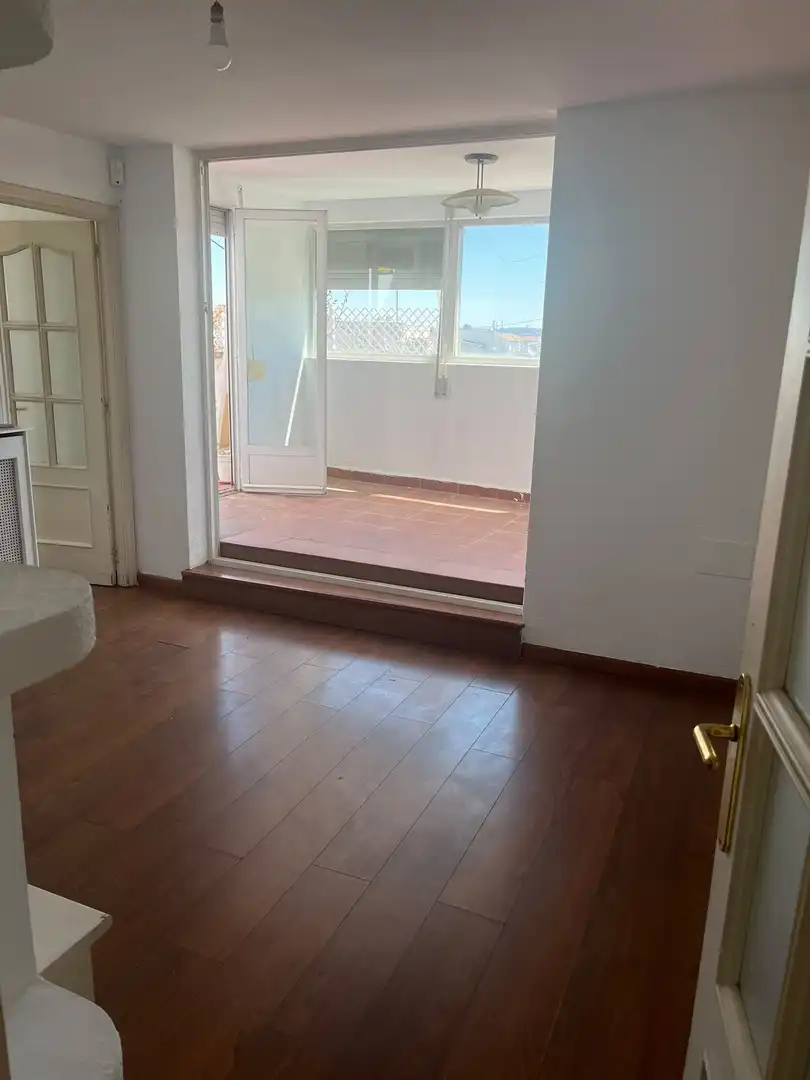 Piso en venta en Calle de Marcelo Usera, 125, Moscardó Terraza de Piso en venta en Madrid con Calefacción, Parquet y Terraza