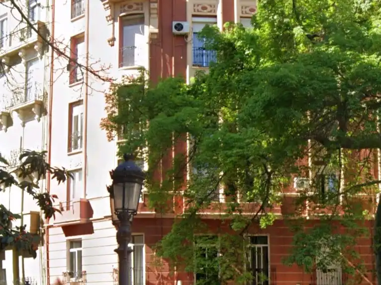 Wohnung zur Miete in Carrer de Cadis, 88, Russafa Außenansicht von Wohnung zur Miete in Valencia Capital mit Klimaanlage und Balkon