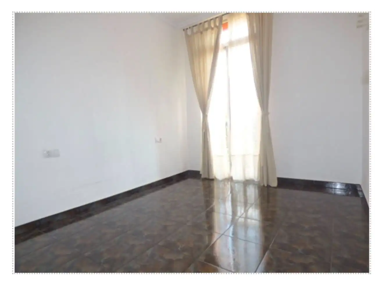 Wohnung zur Miete in Carrer de Cadis, 88, Russafa Schlafzimmer von Wohnung zur Miete in Valencia Capital mit Klimaanlage und Balkon