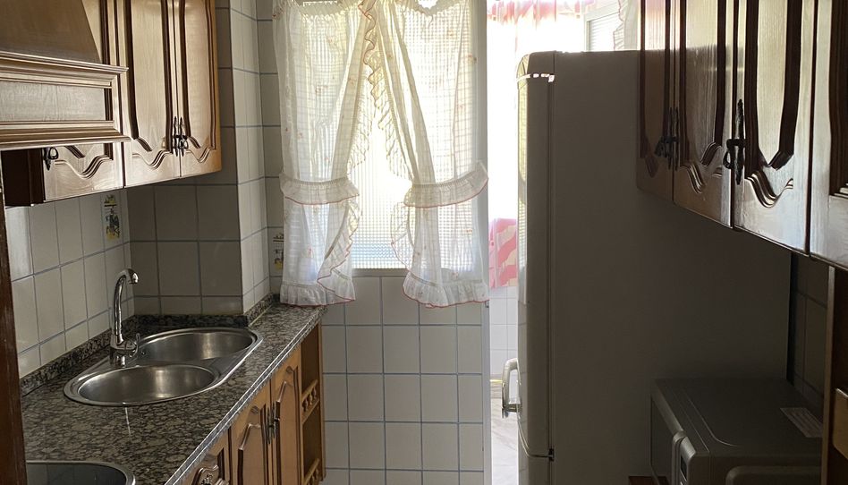 Piso en venta en Calle San Fermín, 9, San Francisco Javier, Granada Capital - imagen 1 Foto 1 de Piso en venta en Calle San Fermín, 9, San Francisco Javier, Granada Capital