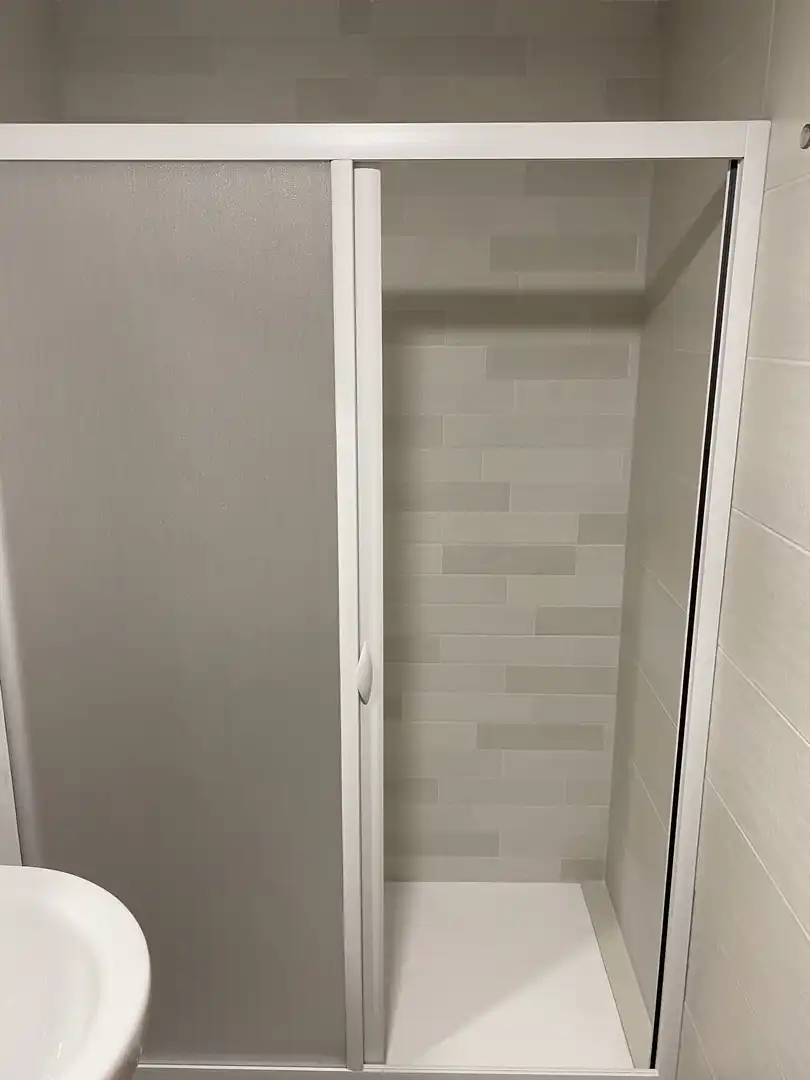Piso en venta en Calle San Fermín, 9, San Francisco Javier Baño de Piso en venta en Granada con Jardín privado, Piscina y Balcón