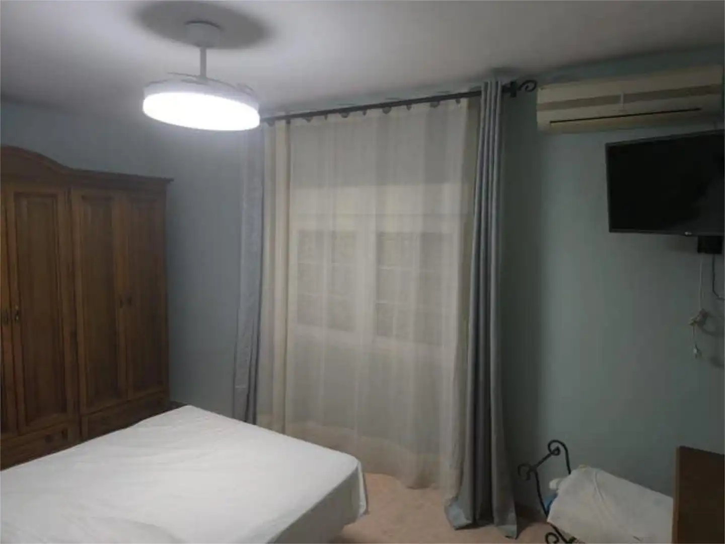 Bedroom of Houses for sale in Dos Hermanas