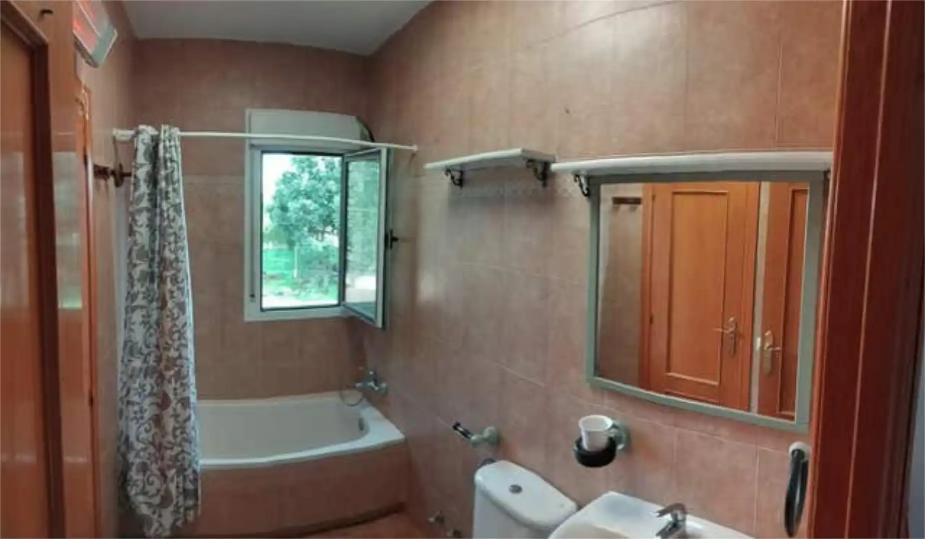 Bathroom of Detached homes for sale in Zarzuela del Monte  with Heating, Private garden and Terrace