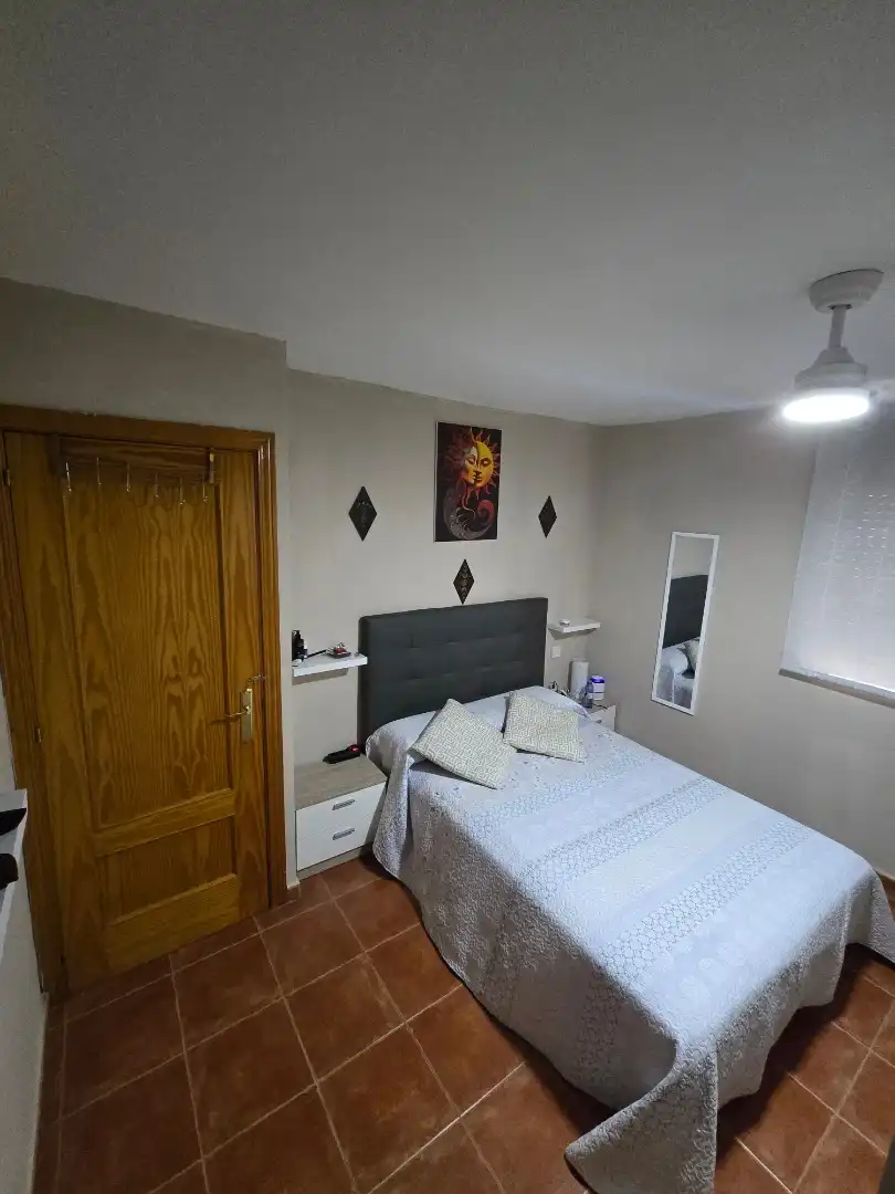 Piso en venta en Calle Juan Francisco Baviano Giner, 13, Oeste Habitación de Piso en venta en Mérida con Balcón
