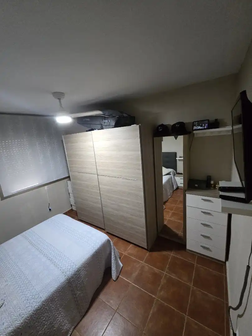 Piso en venta en Calle Juan Francisco Baviano Giner, 13, Oeste Habitación de Piso en venta en Mérida con Balcón