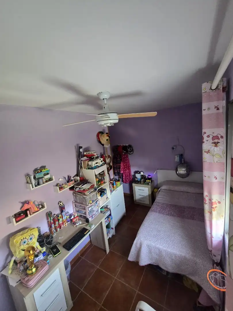 Piso en venta en Calle Juan Francisco Baviano Giner, 13, Oeste Habitación de Piso en venta en Mérida con Balcón