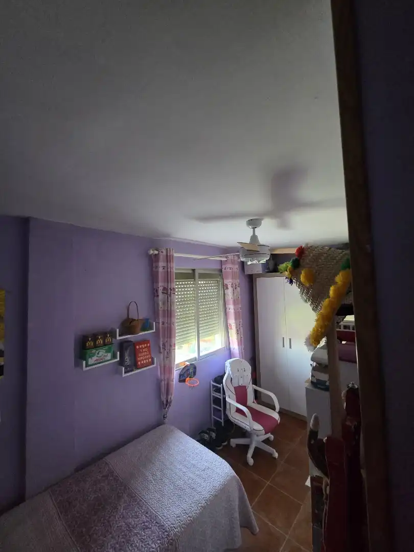 Piso en venta en Calle Juan Francisco Baviano Giner, 13, Oeste Habitación de Piso en venta en Mérida con Balcón