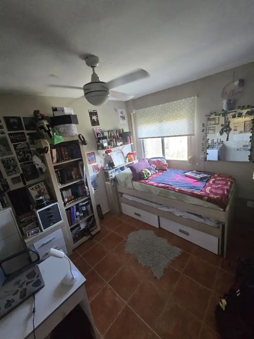 Piso en venta en Calle Juan Francisco Baviano Giner, 13, Oeste Habitación de Piso en venta en Mérida con Balcón