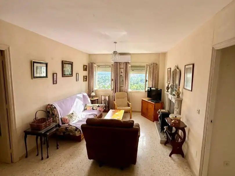 Piso en venta en Urbanización el Chorro II, 2, San Roque Pueblo Sala de estar de Piso en venta en San Roque con Aire acondicionado y Amueblado