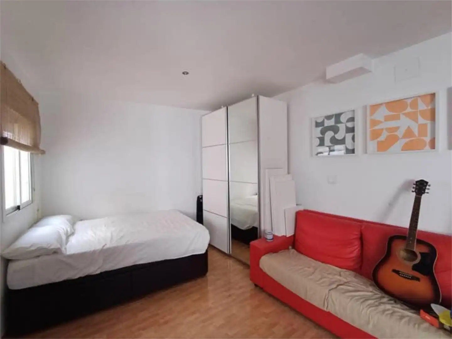 Habitación de Apartamento de alquiler en Sevilla con Calefacción y Amueblado