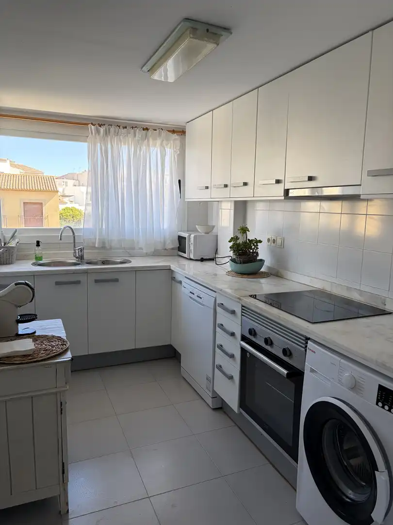 Ático de alquiler en Plaça Nova, 4, Centro Cocina de Ático de alquiler en Benitachell / El Poble Nou de Benitatxell con Aire acondicionado, Calefacción y Terraza