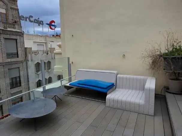 Wohnung zur Miete in Carrer de Roger de Llòria, 7, Sant Francesc Terrasse von Wohnung zur Miete in Valencia Capital mit Klimaanlage und Terrasse
