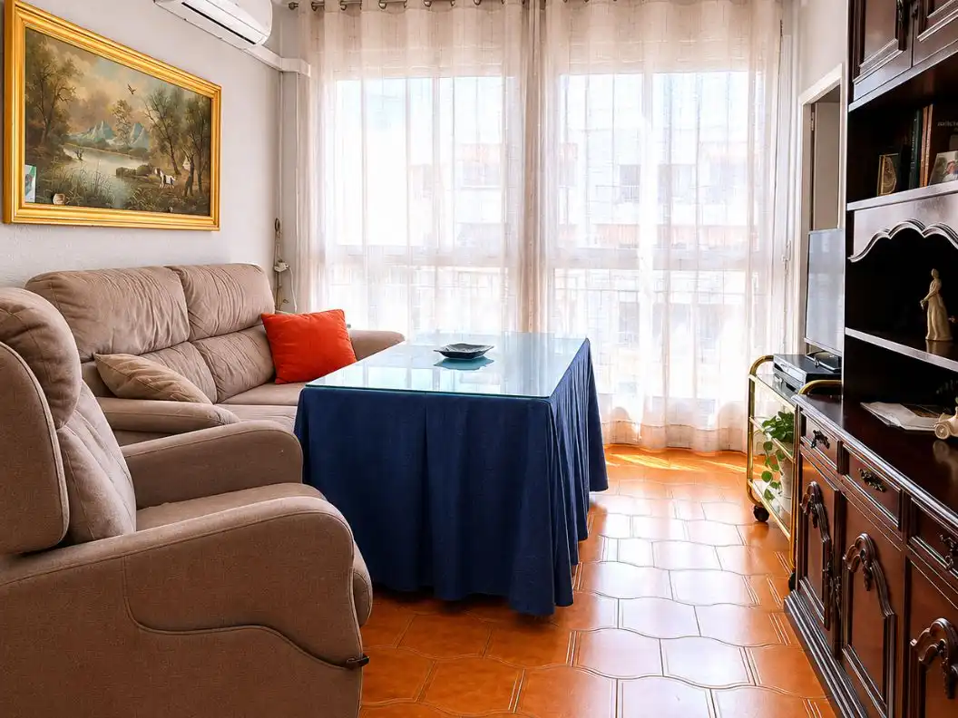 Wohnzimmer von Wohnung zum Verkauf in  Sevilla Capital mit Klimaanlage