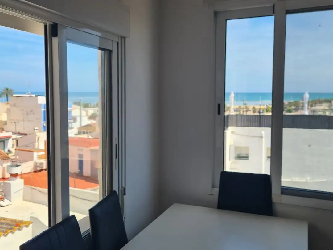 Pis de lloguer a Carrer de Sant Pere, 25, El Puerto Menjador de Pis de lloguer en Dénia amb Aire condicionat, Calefacció i Moblat