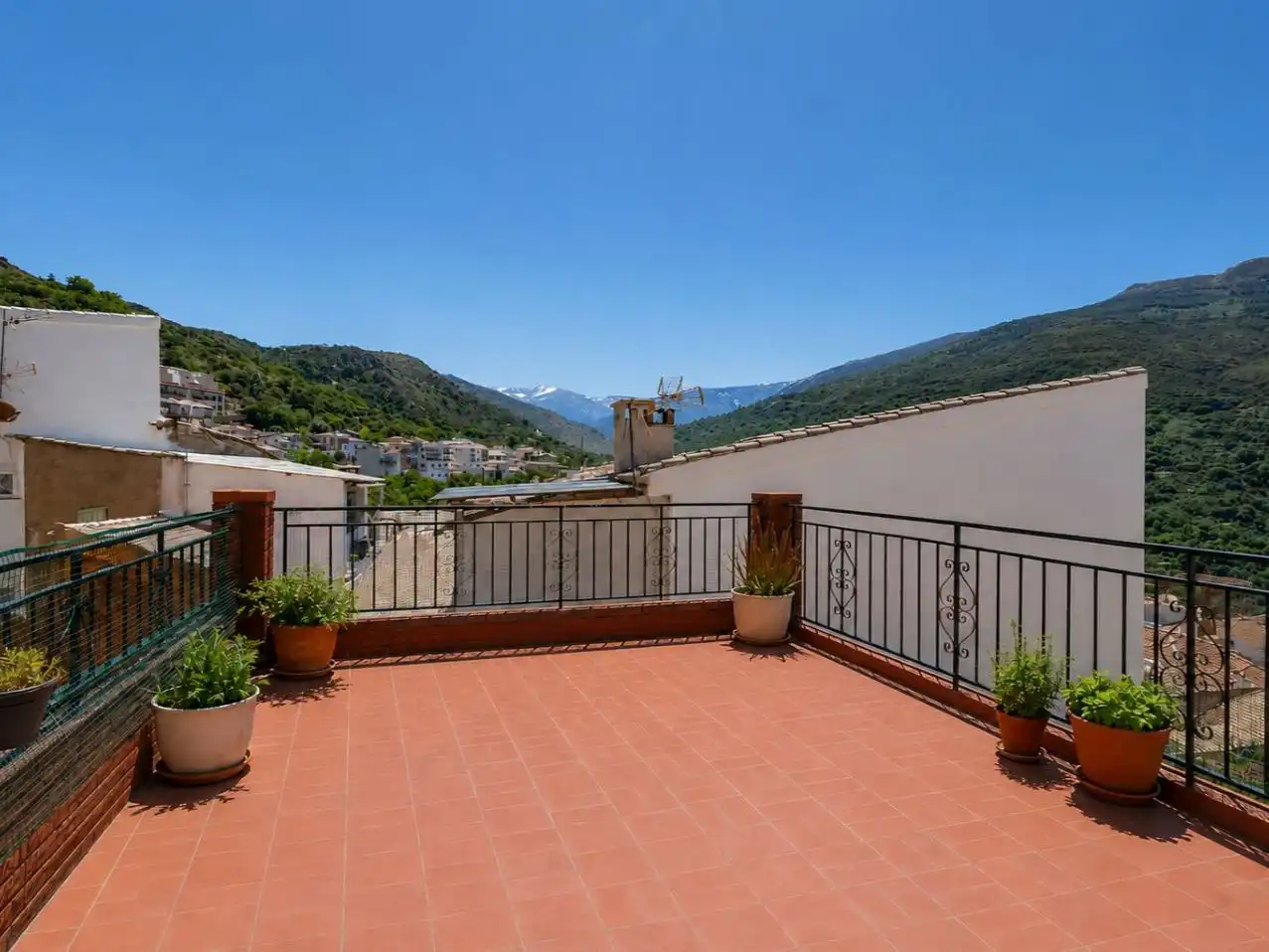 Casa adosada en venta en Calle San Vicente, 18, Güéjar Sierra Terraza de Casa adosada en venta en Güéjar Sierra con Terraza