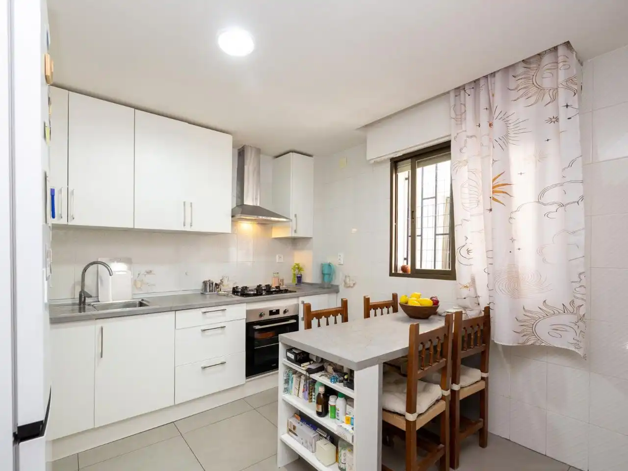 Casa adosada en venta en Calle San Vicente, 18, Güéjar Sierra Cocina de Casa adosada en venta en Güéjar Sierra con Terraza