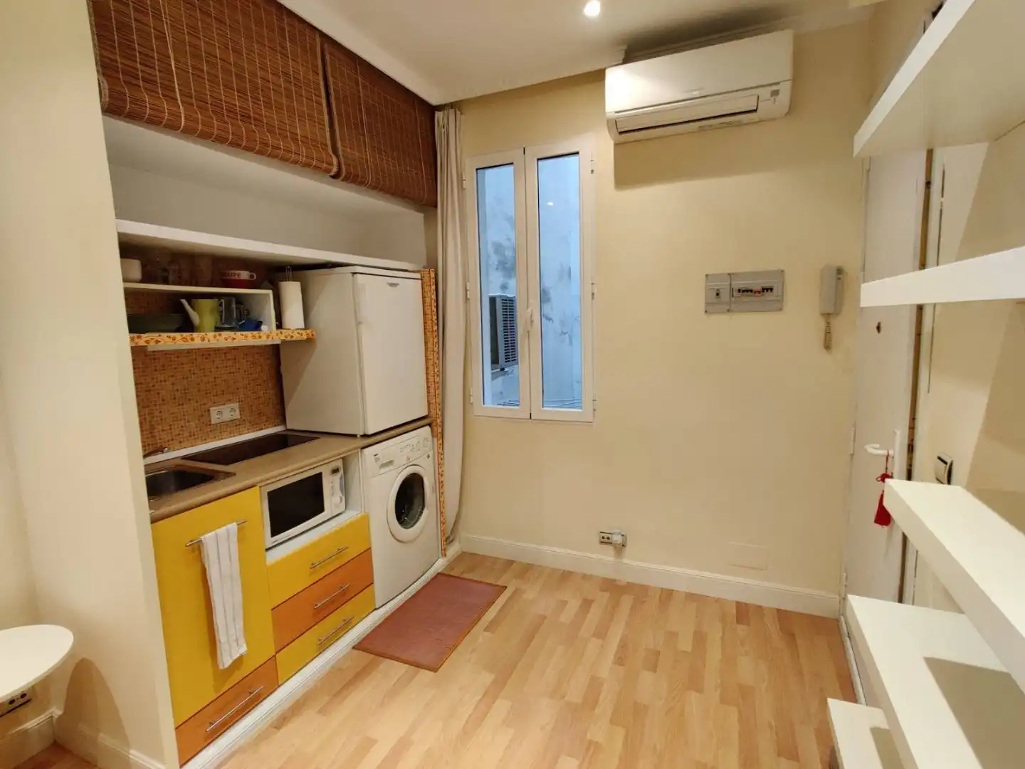 Kitchen of Apartments for rent in  Madrid Capital  with Air Conditioner