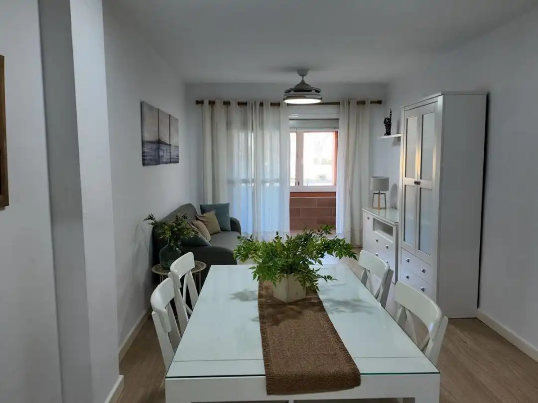 Flat for rent in Calle Mar del Norte, 10, Las Redes Dining room of Flat for rent in El Puerto de Santa María with Terrace, Swimming Pool and Furnished