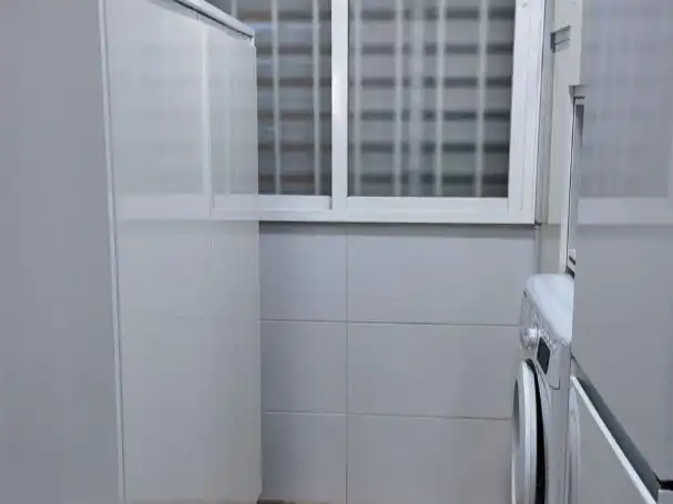 Flat for rent in Calle Mar del Norte, 10, Las Redes Bathroom of Flat for rent in El Puerto de Santa María with Terrace, Swimming Pool and Furnished