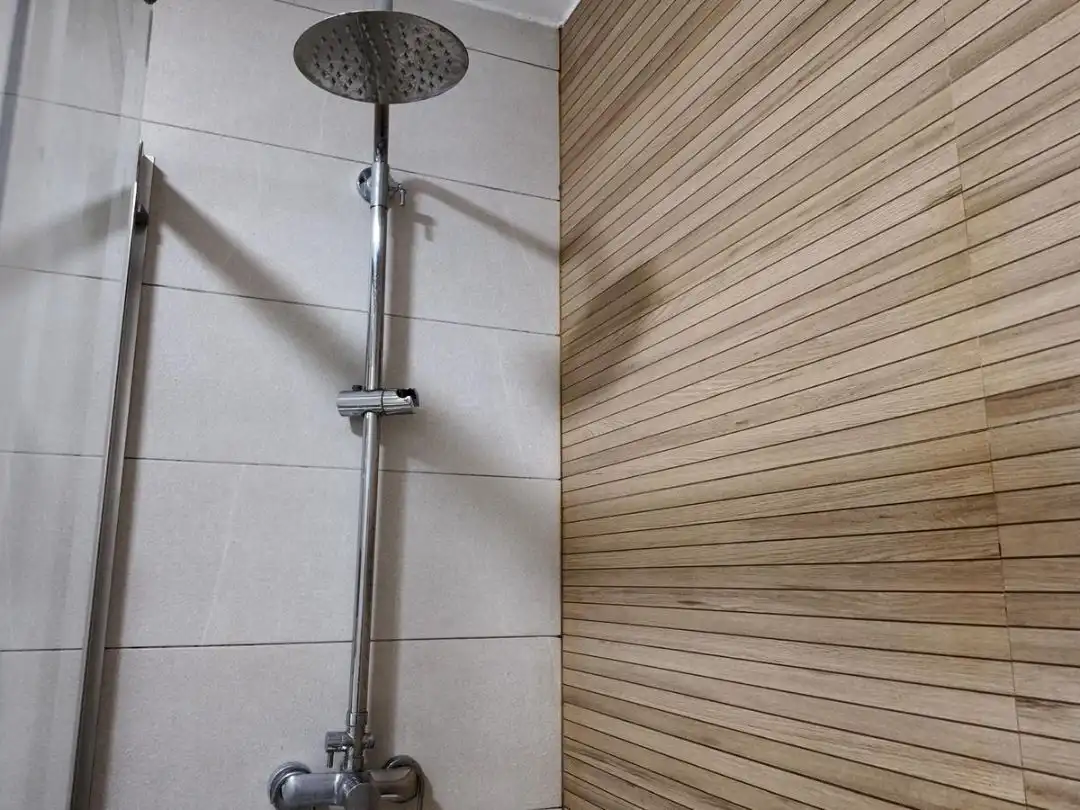 Flat for rent in Calle Mar del Norte, 10, Las Redes Bathroom of Flat for rent in El Puerto de Santa María with Terrace, Swimming Pool and Furnished