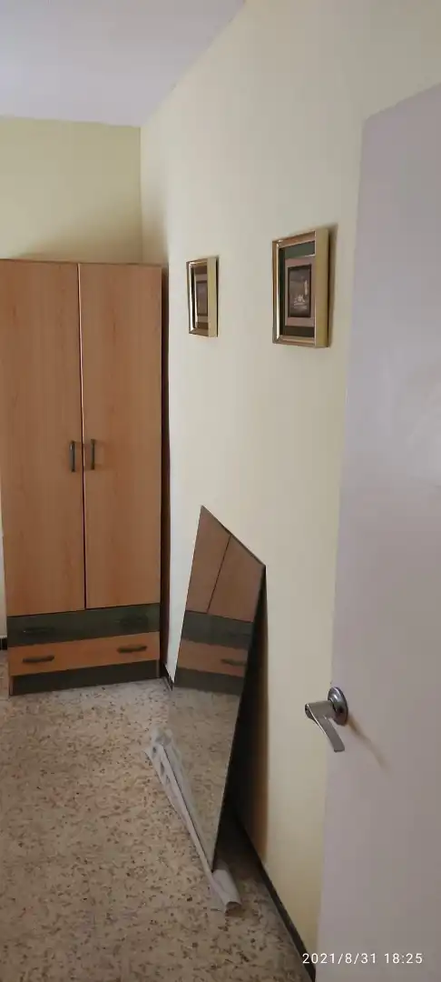 Dormitori de Pis de lloguer en Sevilla amb Aire condicionat, Terrassa i Moblat