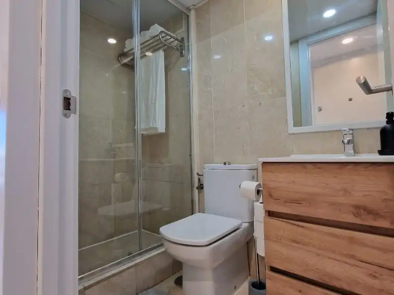 Bathroom of Flat for sale in Benalmádena  with Air Conditioner, Terrace and Balcony