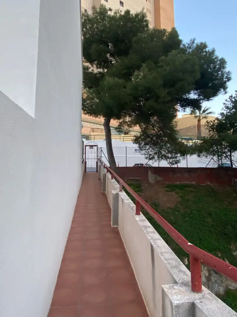 Vista exterior de Casa adosada en venta en Benidorm con Aire acondicionado, Jardín privado y Terraza