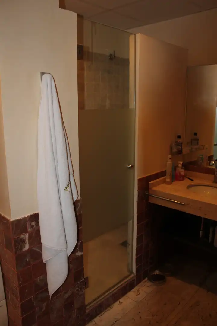 Bathroom of Flat for sale in Sevilla  with Air Conditioner, Heating and Parquet flooring