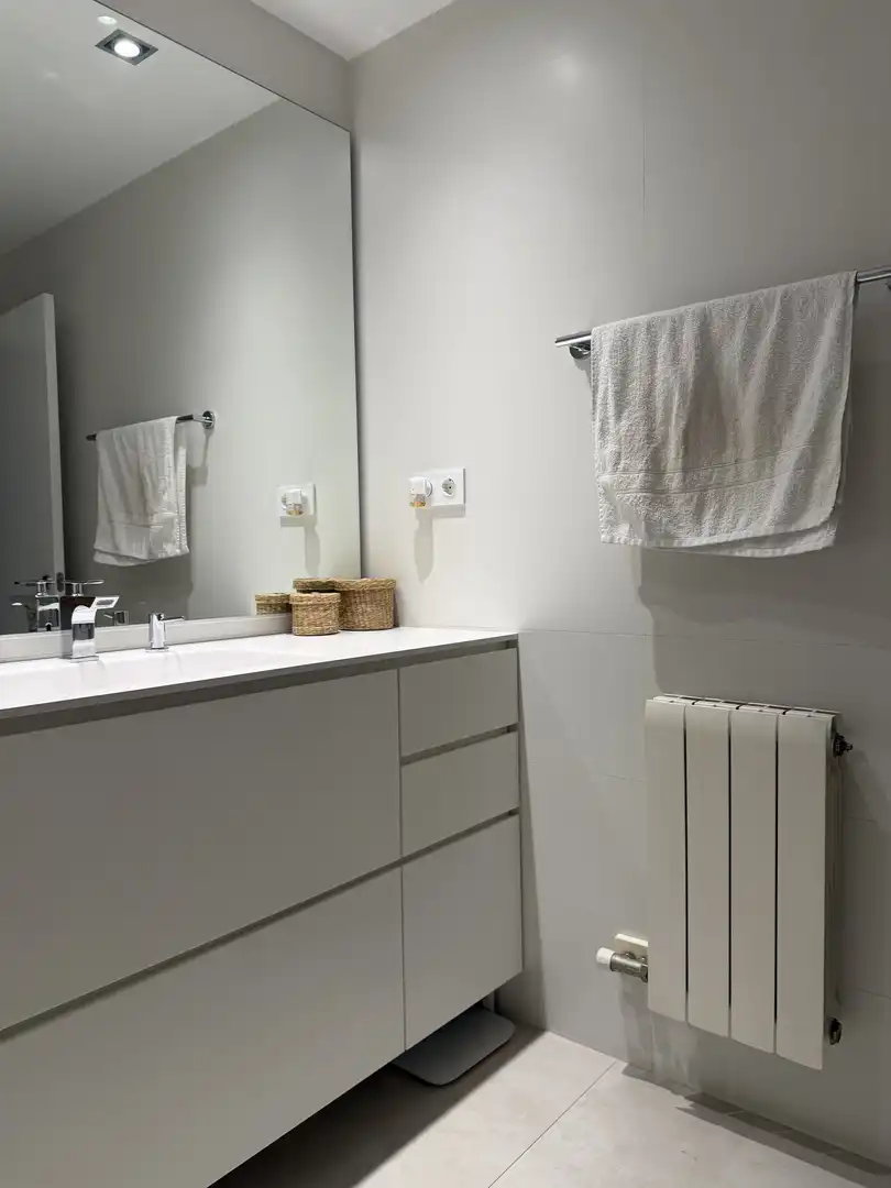 Flat for sale in Carrer de la Muntanya, 18, El Clot Bathroom of Flat for sale in Barcelona Capital with Air Conditioner