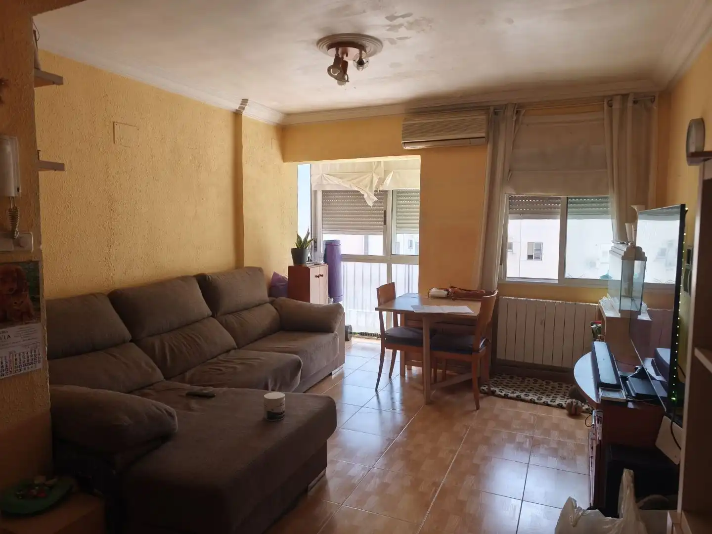 Flat for sale in Plaza Isla de Fuerteventura, 3, Tres Olivos - Valverde Living room of Flat for sale in Madrid Capital with Air Conditioner