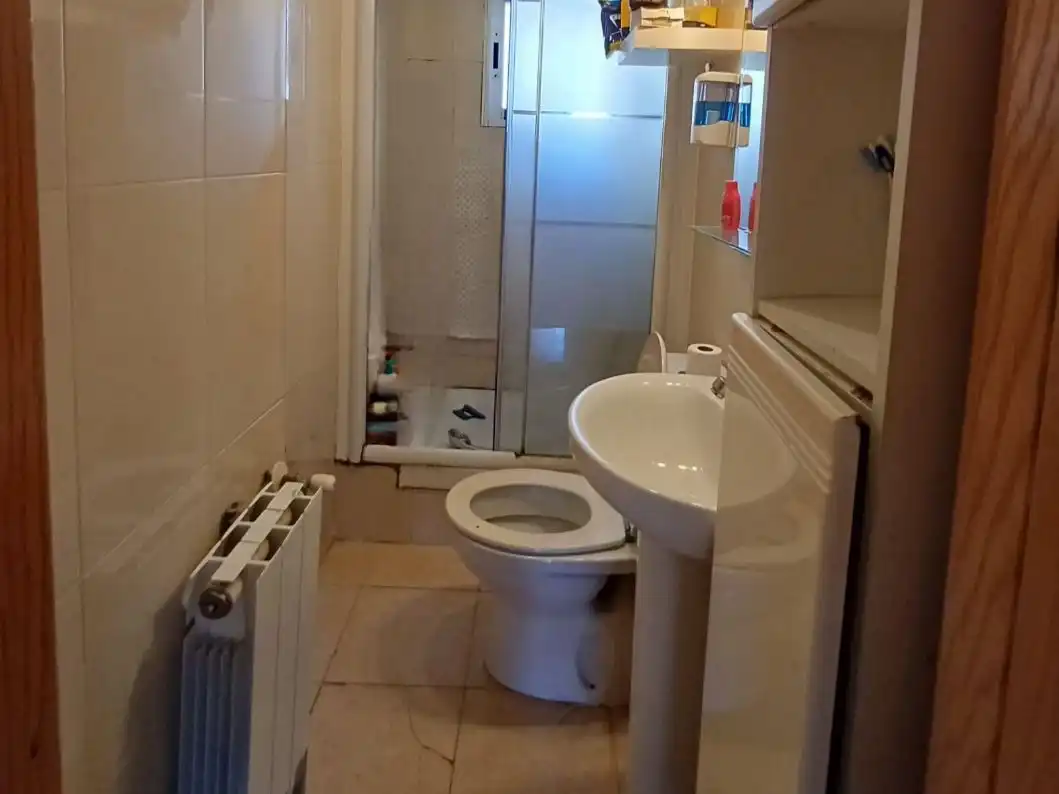 Flat for sale in Plaza Isla de Fuerteventura, 3, Tres Olivos - Valverde Bathroom of Flat for sale in Madrid Capital with Air Conditioner