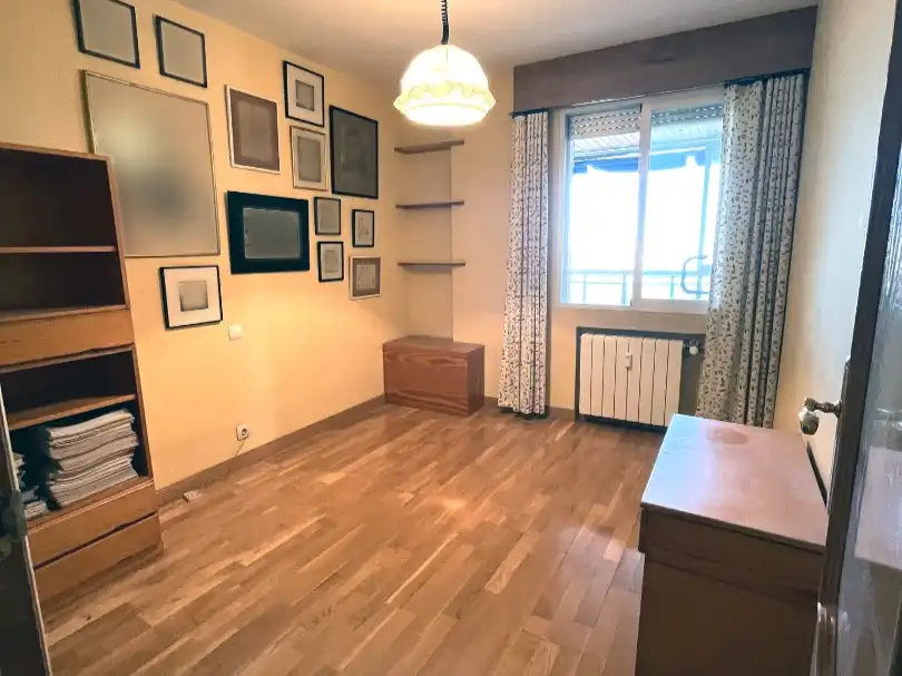 Bedroom of Flat for sale in Madrid  with Air Conditioner, Heating and Parquet flooring