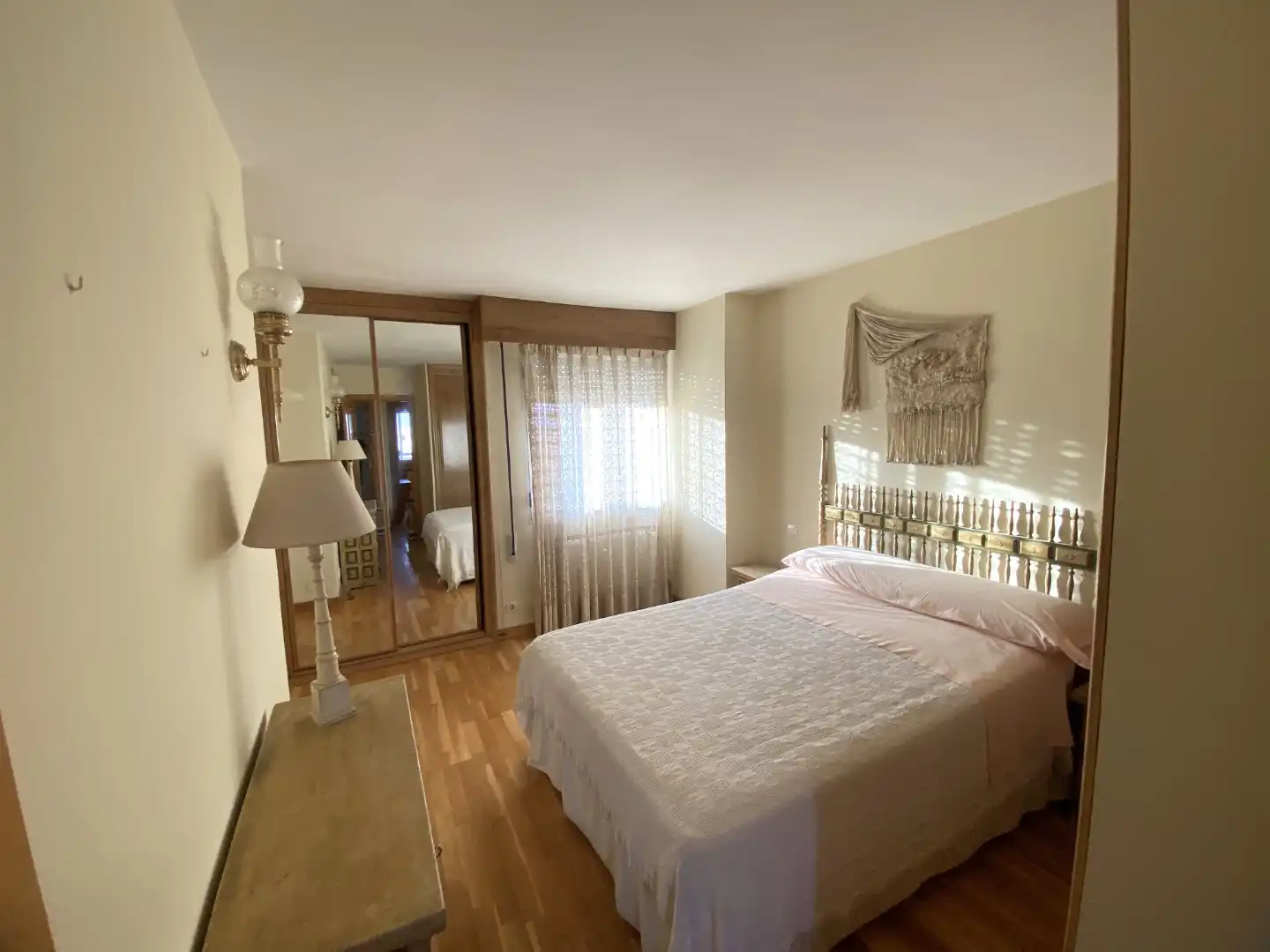 Bedroom of Flat for sale in Madrid  with Air Conditioner, Heating and Parquet flooring