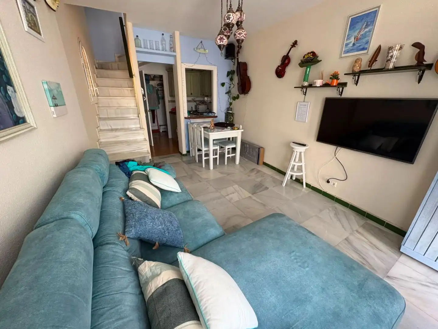 Sala d'estar de Casa adosada en venda en Tarifa amb Calefacció, Terrassa i Traster