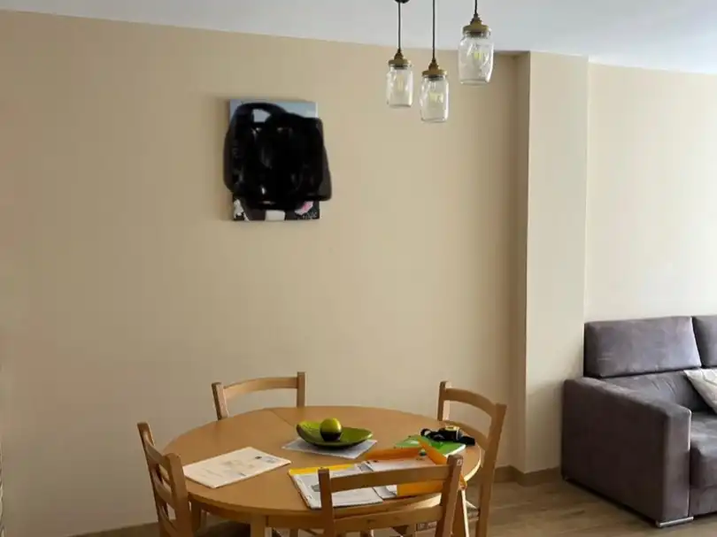 Wohnung zum Verkauf in Nulles Esszimmer von Wohnung zum Verkauf in Nulles mit Klimaanlage, Heizung und Privatgarten