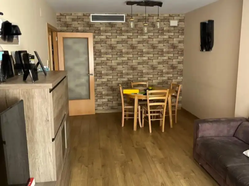 Wohnung zum Verkauf in Nulles Esszimmer von Wohnung zum Verkauf in Nulles mit Klimaanlage, Heizung und Privatgarten