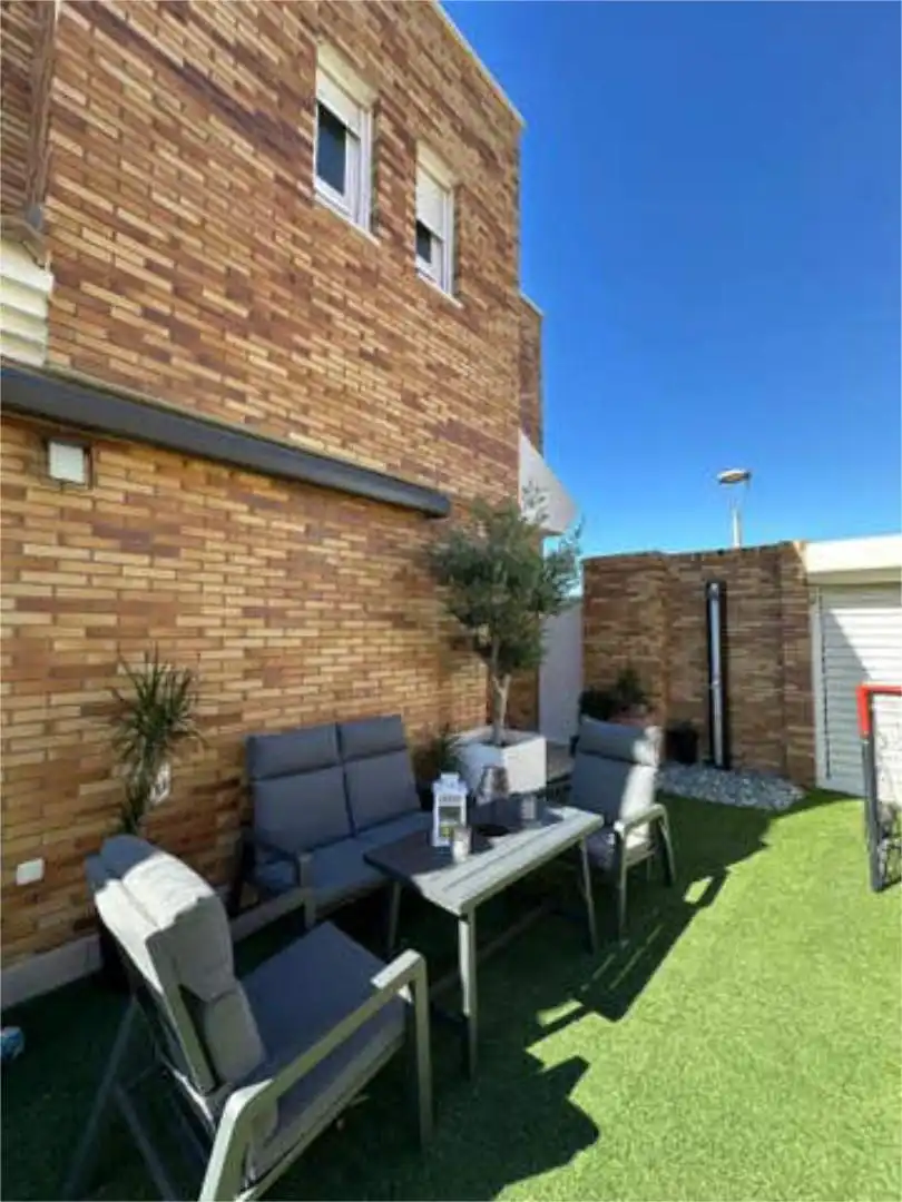 Terraza de Casa adosada en venta en Almería con Calefacción, Jardín privado y Terraza