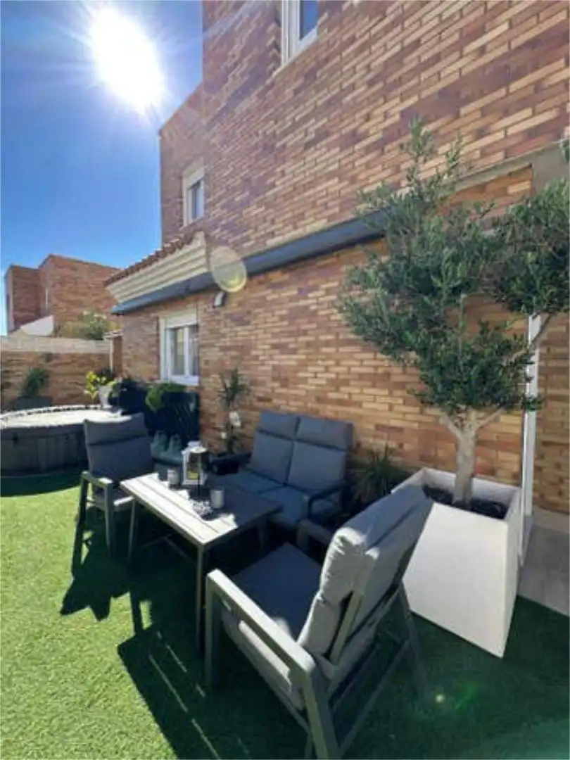 Terraza de Casa adosada en venta en Almería con Calefacción, Jardín privado y Terraza