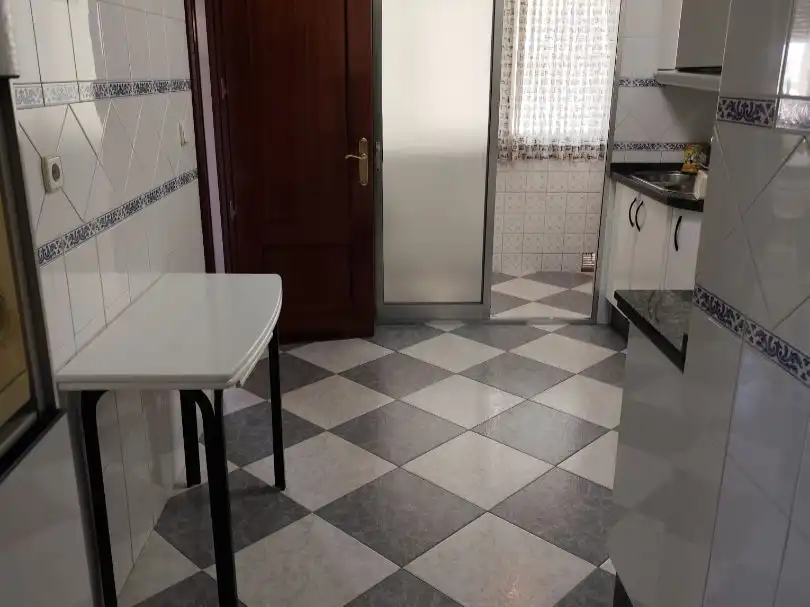 Kitchen of Flat for sale in Sevilla  with Air Conditioner, Terrace and Furnished