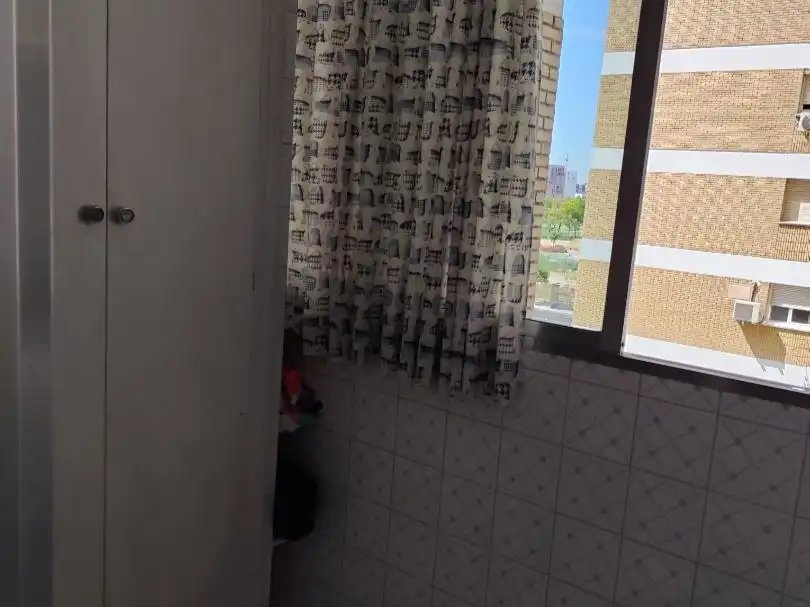 Bathroom of Flat for sale in Sevilla  with Air Conditioner, Terrace and Furnished