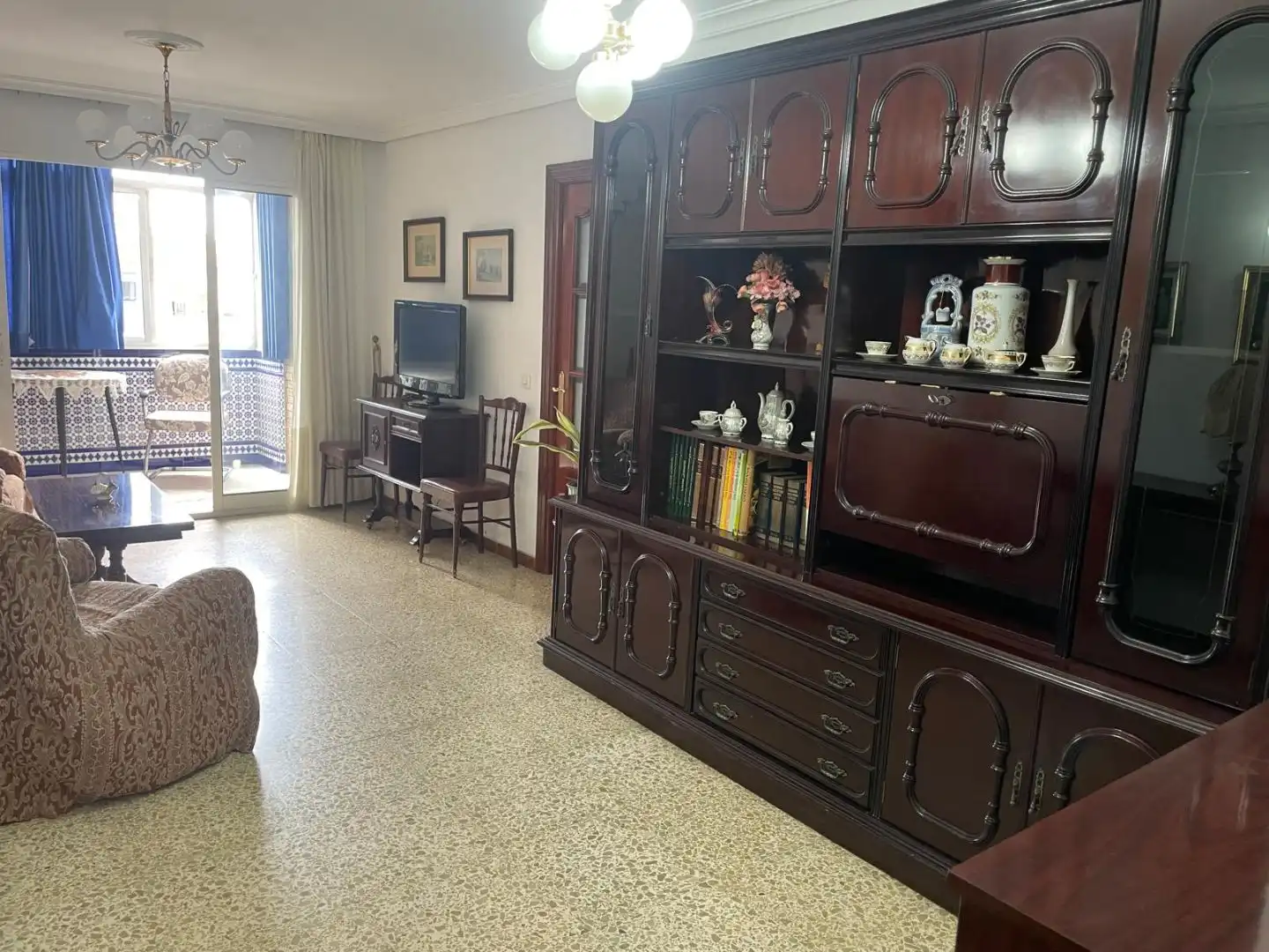 Living room of Flat for sale in Sevilla  with Air Conditioner, Terrace and Furnished
