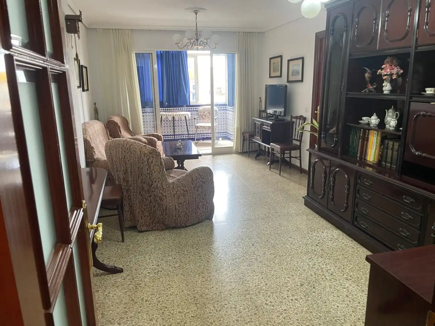 Living room of Flat for sale in Sevilla  with Air Conditioner, Terrace and Furnished